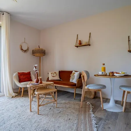 Le Nichoir De La Colline - Parking & Wifi Lägenhet *